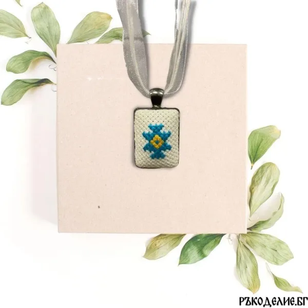 Колие с шевица "Канатица"